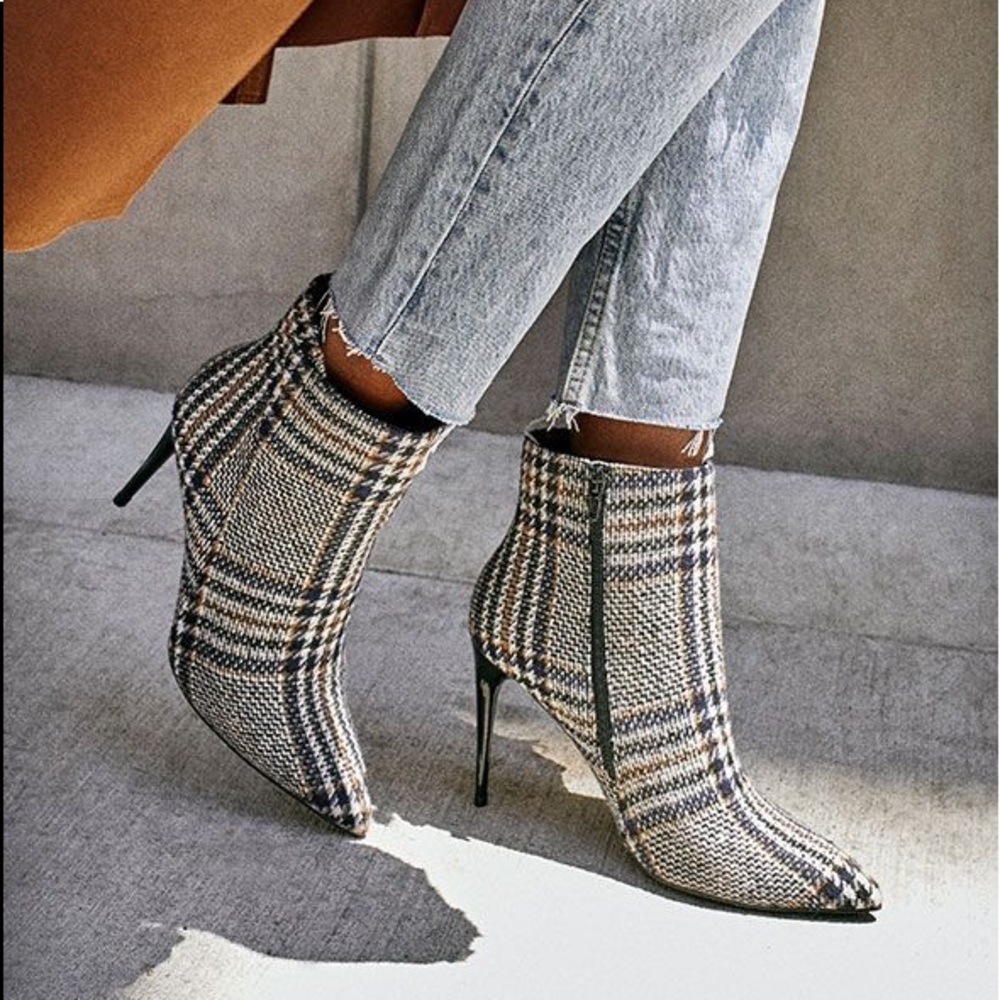 🍁BRAND NEW Plaid Heeled Booties🍁